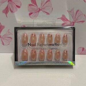 Nail Reformation Press On Nails French Tip Star Detail Almond Shape 32 Count‎